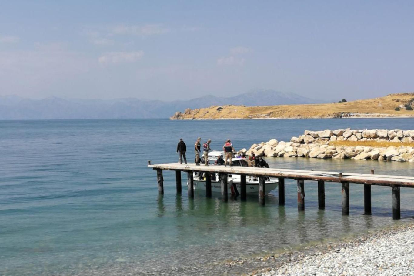 Van Gölü’nden 3 ceset daha çıkarıldı (GÜNCELLENDİ) Van Gölü’nden 3 ceset daha çıkarıldı (GÜNCELLENDİ)